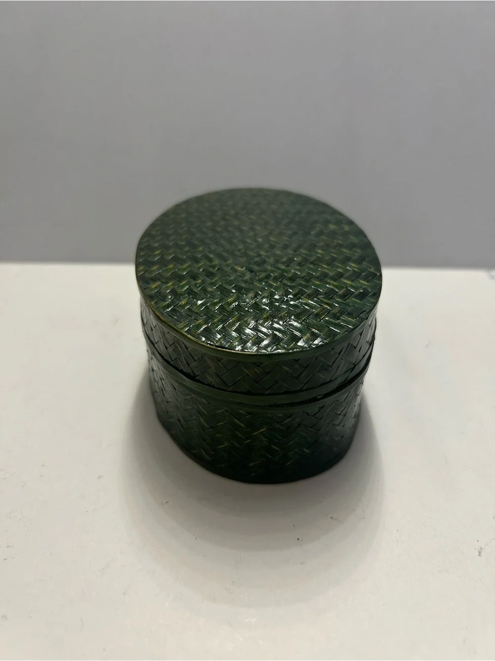 Vintage Green Oval Lacquered Woven Straw Trinket Box - Red Fabric Lined